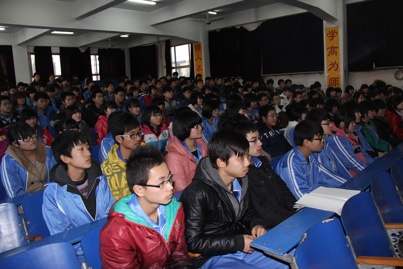 我校与宣化县一中联合办学全面启动